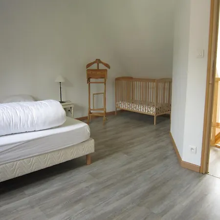 Spacious With Private Garden In Normandy