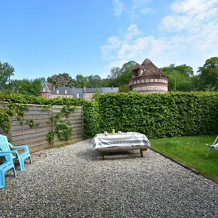 Spacious With Private Garden In Normandy Дом отдыха Le Bourg-Dun