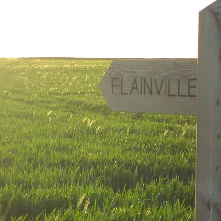 Spacious With Private Garden In Normandy