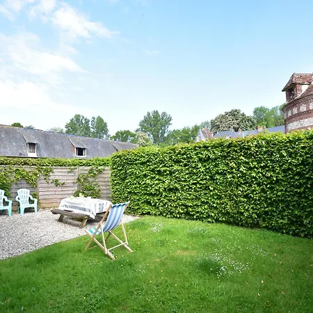 Spacious With Private Garden In Normandy Semesterbostad Le Bourg-Dun