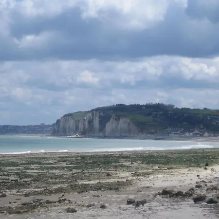 Spacious With Private Garden In Normandy Semesterbostad Le Bourg-Dun