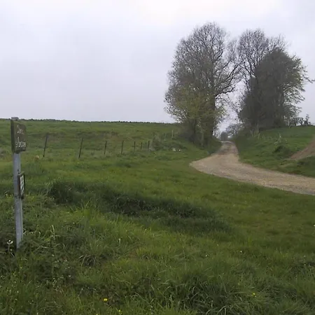 Prázdninový dům Spacious With Private Garden In Normandy