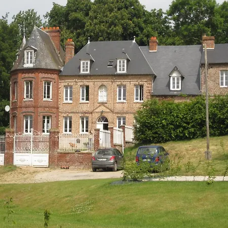 Spacious With Private Garden In Normandy