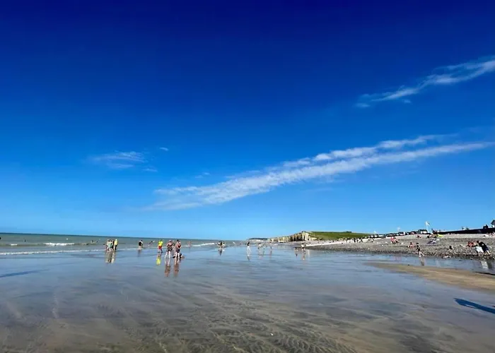 Holiday home Spacious With Private Garden In Normandy