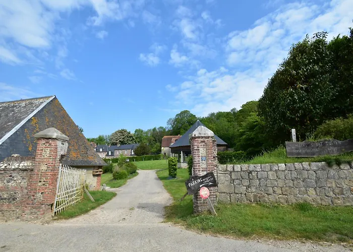 Spacious With Private Garden In Normandy